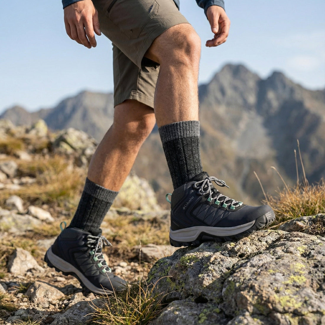 How to Choose Outdoor Socks for Hiking and Travel | GoWith