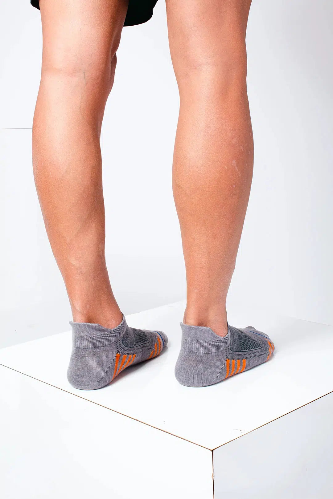 GoWith-mens-bamboo-arch-support-gray-socks