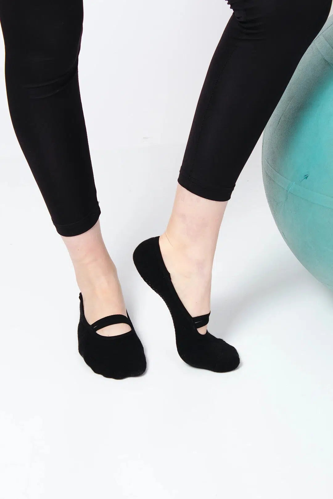 GoWith-non-slip-ballet-yoga-socks